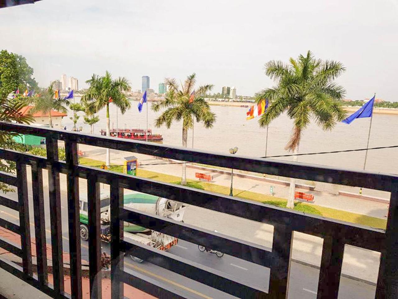 Tonle Khmer Guesthouse And Sky Bar Phnom Penh Zewnętrze zdjęcie